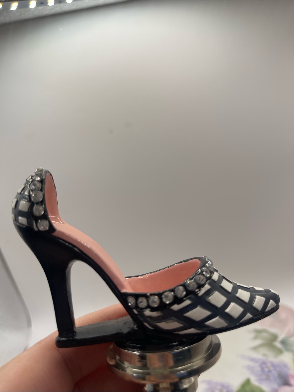High Heel Shoe Wine Bottle Stoppers - Red, Black & Pink - Picture 11 of 12